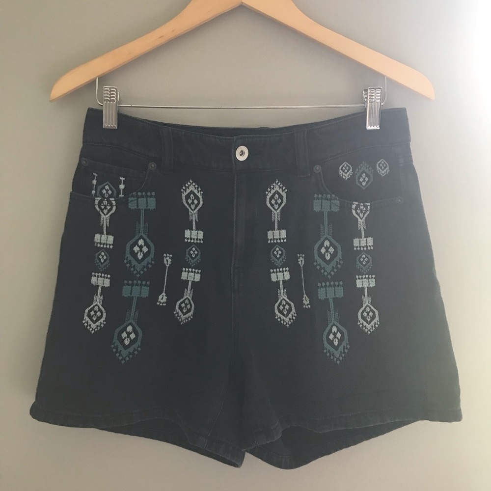 INC International concepts  Denim. Boho embroidery. Size8/29 black wash NWOT.